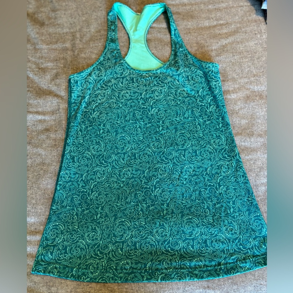 Lululemon Cool Racerback - FMBB - size 12 Light Luon Green print Breathe